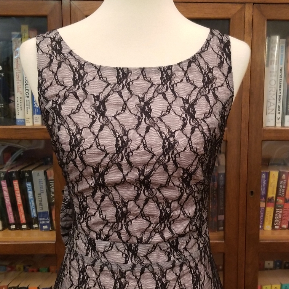 Ark and Co Lace Dress with Back Bow Detail, Size S - Picture 3 of 11
